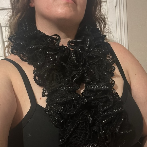 Knit lace ruffle scarf black with silver thread handmade 💜💜 - Picture 5 of 6